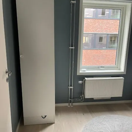 With 2 Bedrooms Apartment *